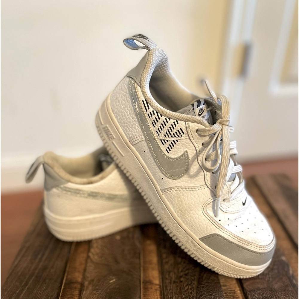 Size 2.5 Nike for kids- gently used and loved